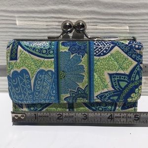 Small Kisslock Wallet in Doodle Daisy